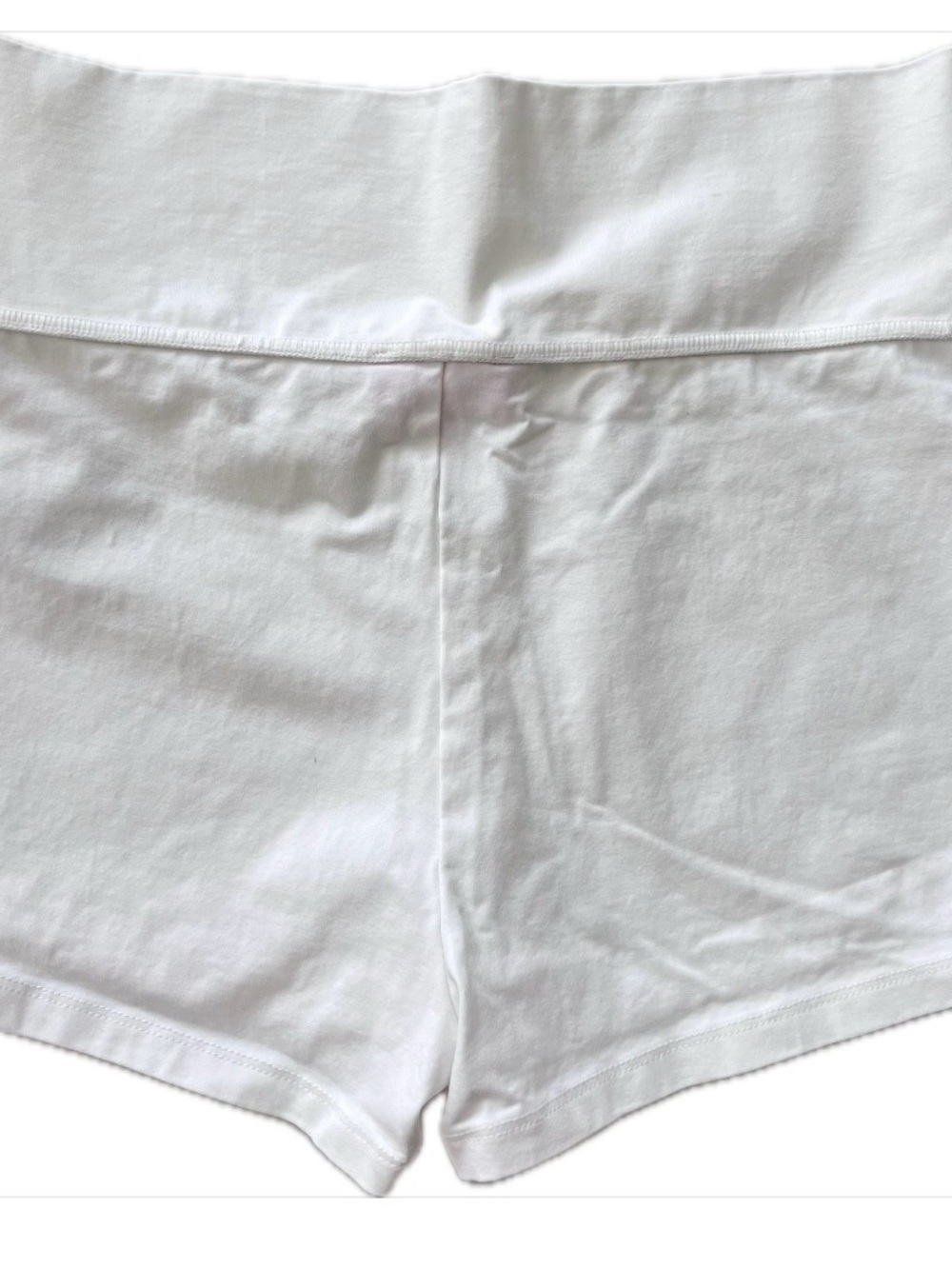 Edikted White Pablo Foldover shorts size medium - like new - Picture 5 of 6